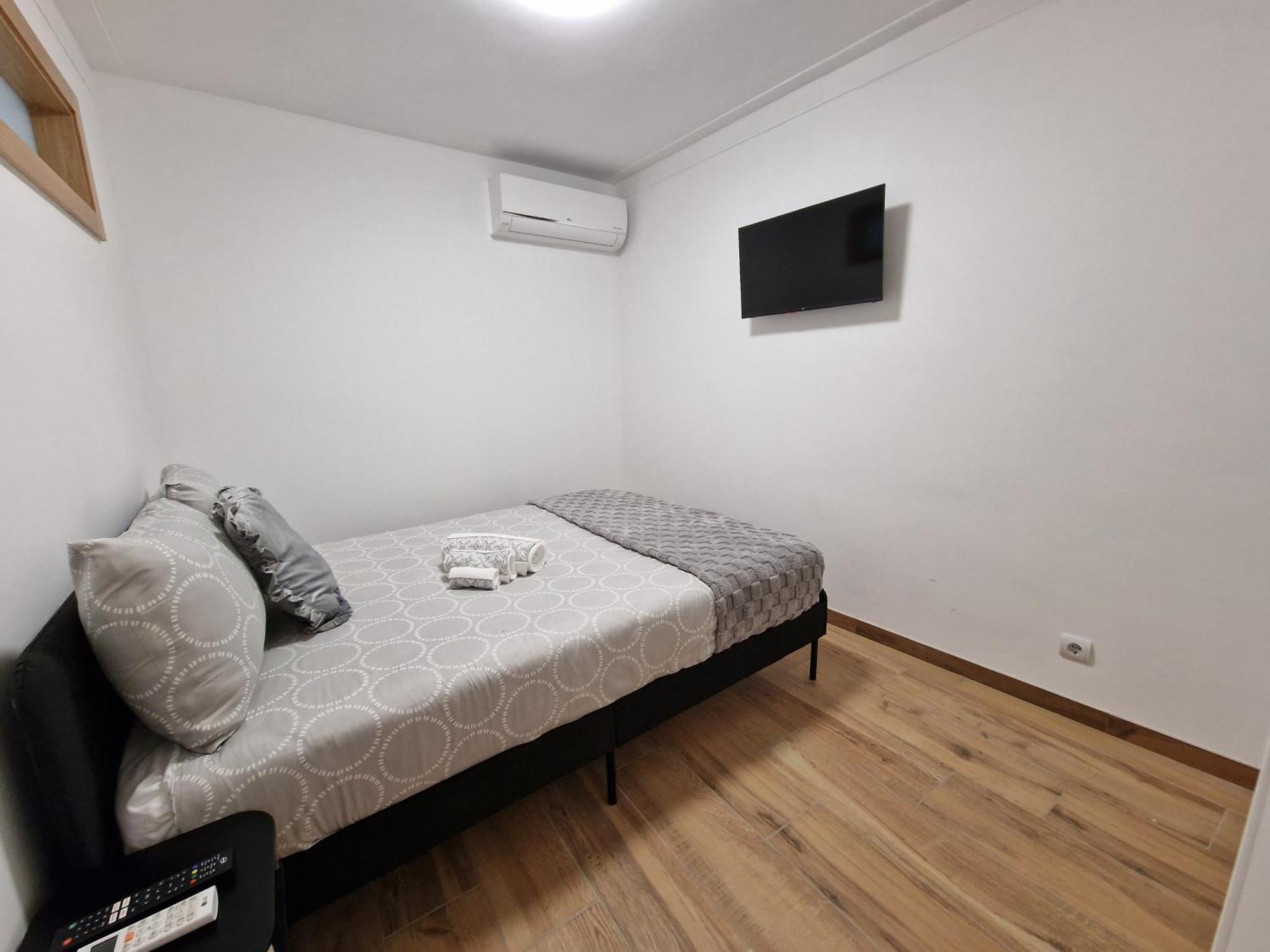 Cozy Apartment With Terrace, Air Cond, Free Parking, By Porto With Love Lda ภายนอก รูปภาพ